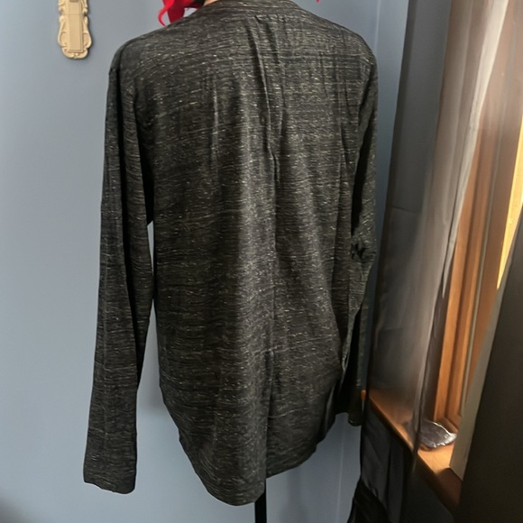 Old Navy (GRAY) Soft-Washed Crew-Neck Long-Sleeve Tee - Picture 6 of 6